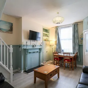 24 Trafalgar Road Holiday home Scarborough
